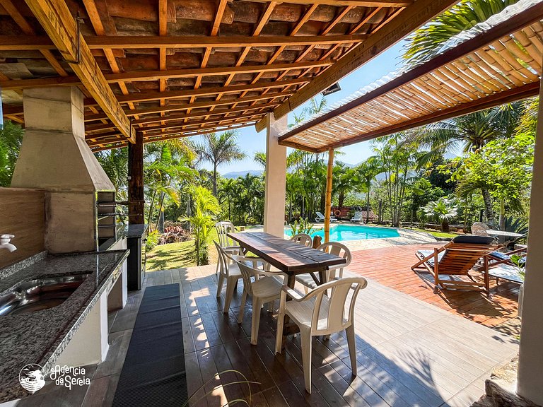 Casa aconchegante c piscina, churrasq e área verde