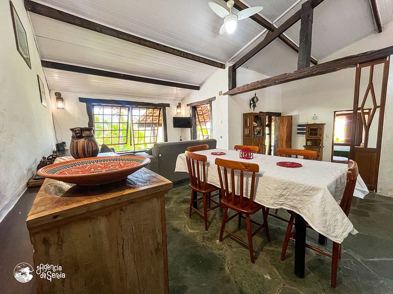Casa espaçosa c Piscina e Churrasqueira privativas