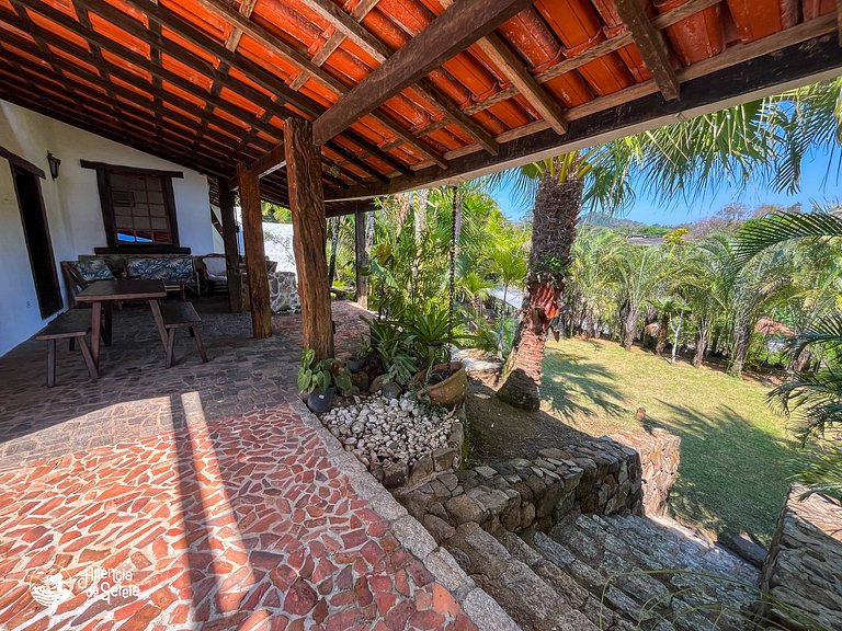 Casa aconchegante c piscina, churrasq e área verde