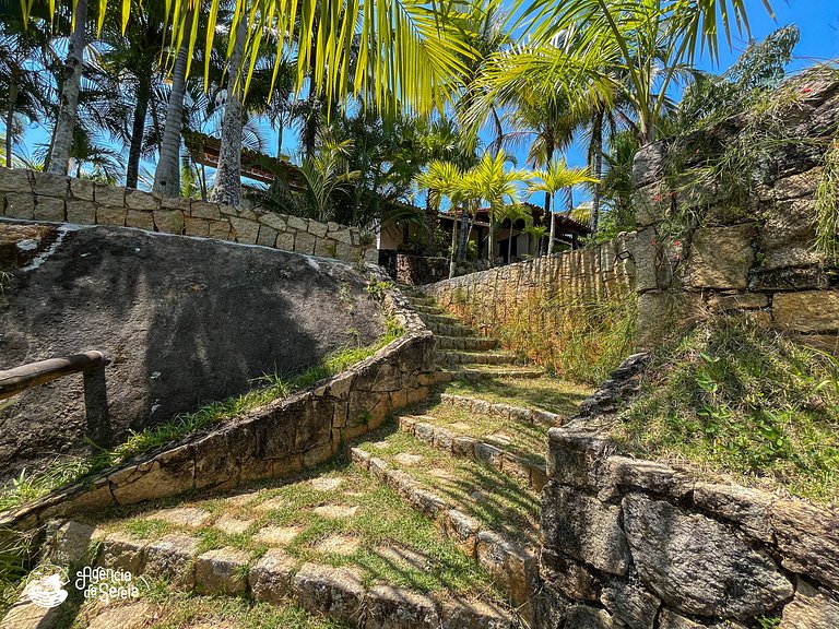 Casa aconchegante c piscina, churrasq e área verde