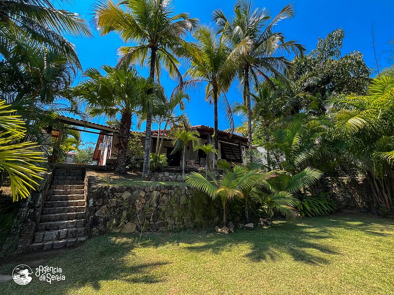 Casa aconchegante c piscina, churrasq e área verde