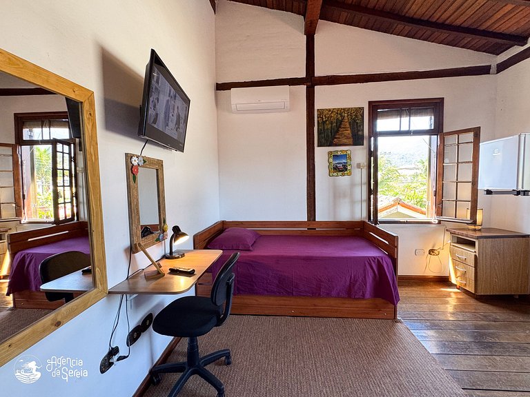 Casa c piscina e churrasqueira, 200m Praia Perequê