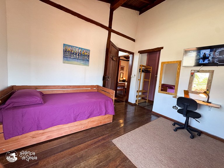 Casa c piscina e churrasqueira, 200m Praia Perequê