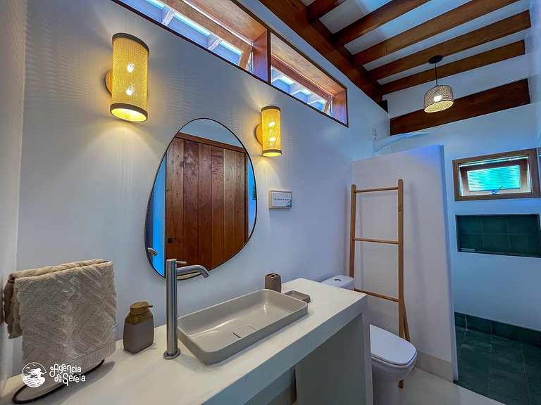 Casa c piscina e área gourmet, 150m praia Itaguaçu