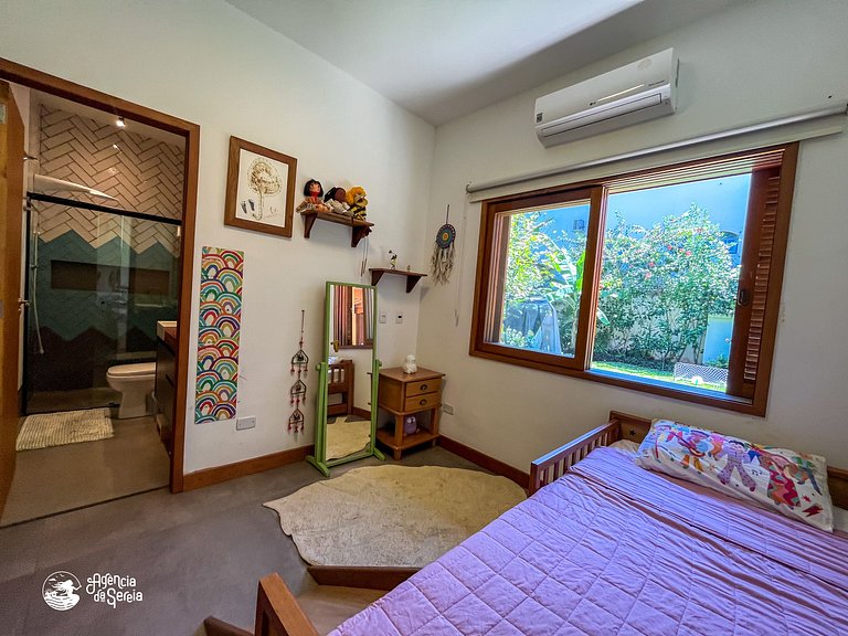 Casa c piscina e jardim a 150m da praia Itaguaçu