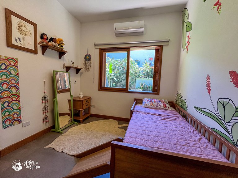 Casa c piscina e área gourmet, 150m praia Itaguaçu