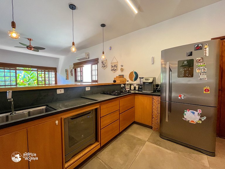 Ano Novo: Casa c/ piscina a 150m praia Itaguaçu