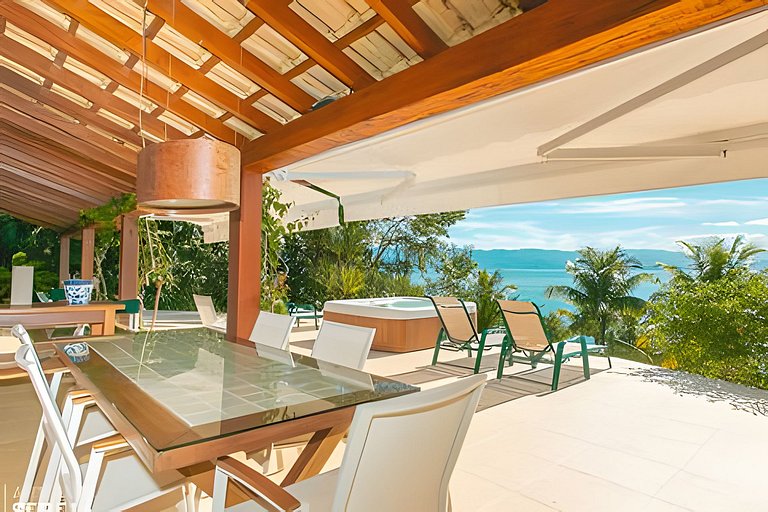 Linda casa com vista incrível no norte da ilha