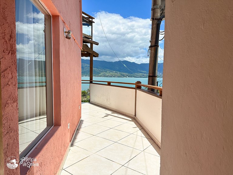 Studio aconchegante com vista e perto do mar