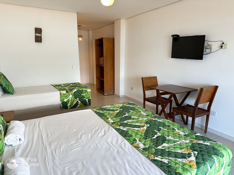 Suíte espaçosa p/ 3 pessoas a 600m praia Itaguaçu