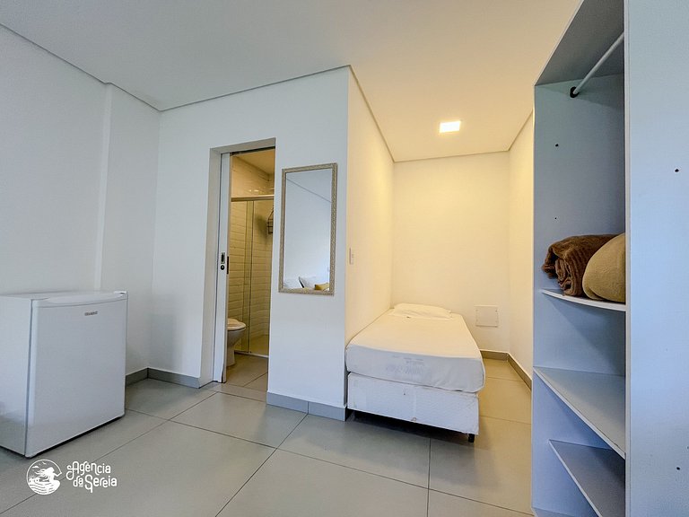 Studio a 500m da praia com piscina no condomínio