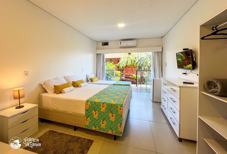 Studio com piscina no condomínio e 500m da praia