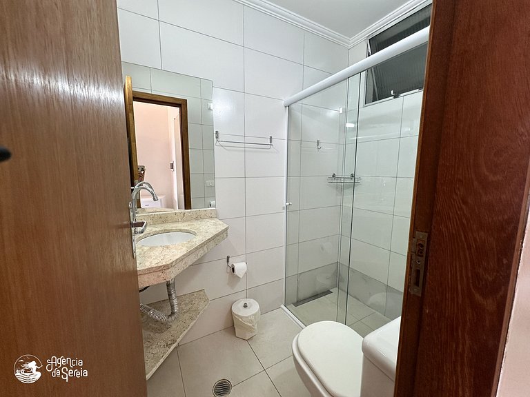 Suíte confortável para casal a 500m da praia