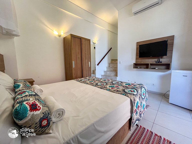 Studio casal c/ piscina no condomínio, 500m praia