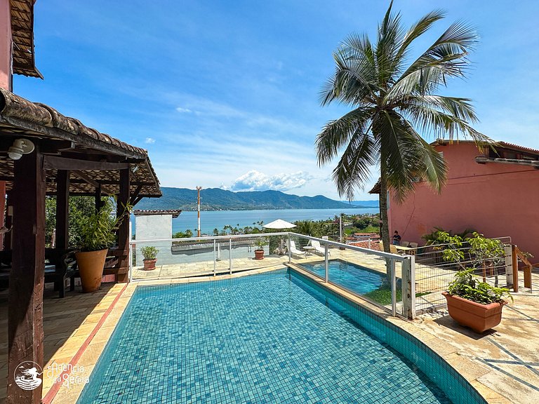 Apartamento vista mar com piscina no condomínio