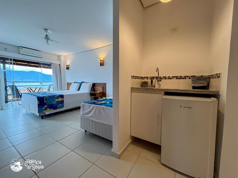 Suíte espaçosa p/ 3 pessoas a 600m praia Itaguaçu