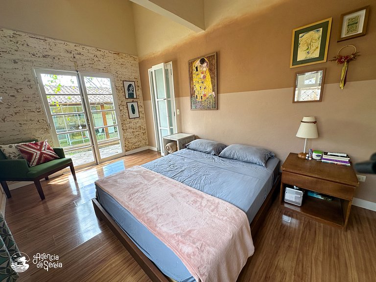 Casa aconchegante c jardim na região central