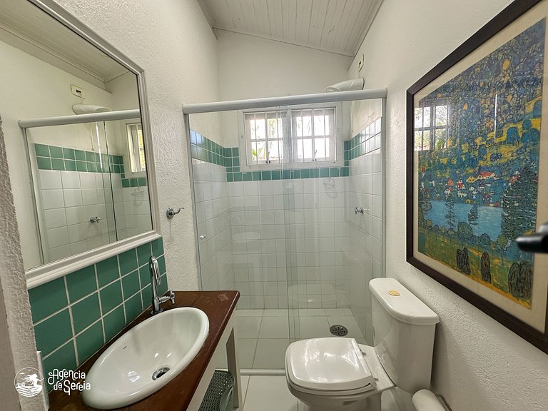 Casa aconchegante c jardim na região central