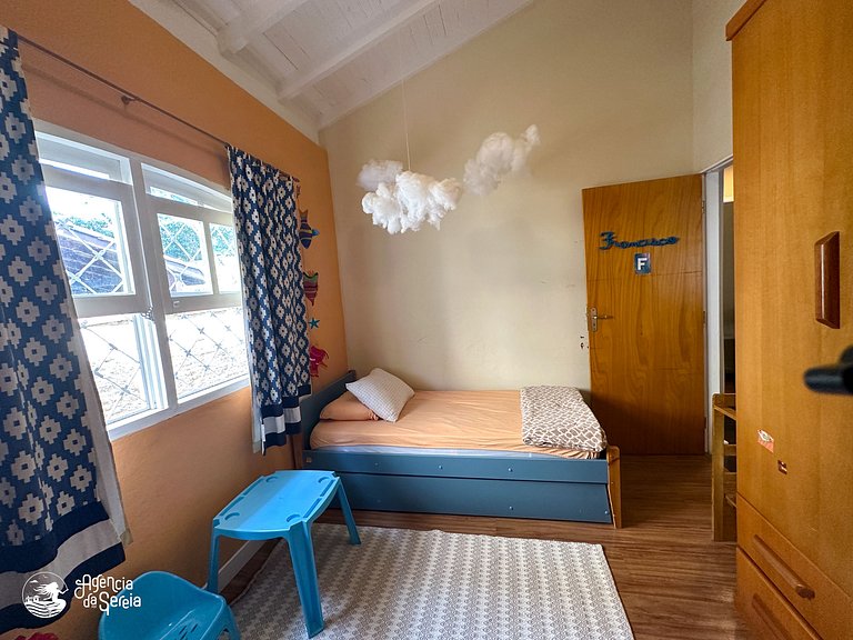 Casa aconchegante c jardim na região central