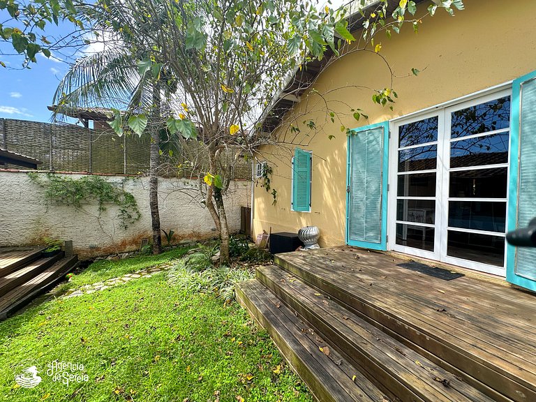 Casa aconchegante c jardim na região central