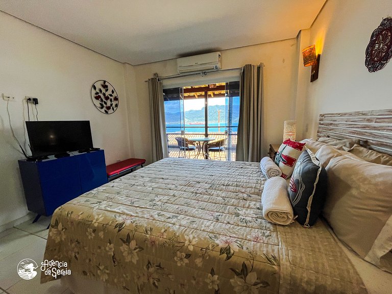 Suíte com vista e cozinha p/ 3 pessoas, 500m praia