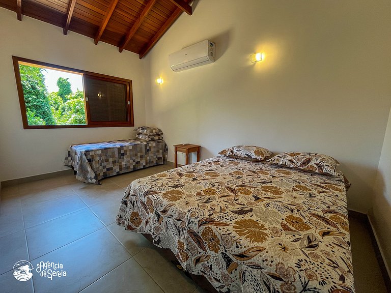 Casa completa c/ piscina no condomínio, 10 pessoas