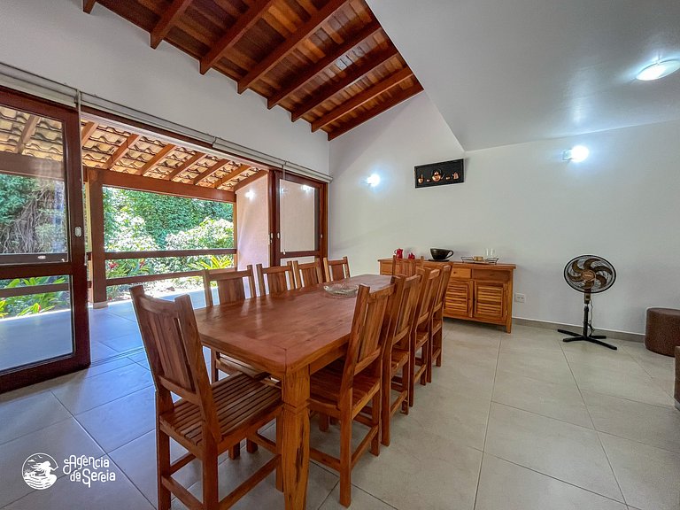 Casa completa c/ piscina no condomínio, 10 pessoas