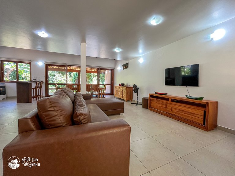 Casa completa c/ piscina no condomínio, 10 pessoas