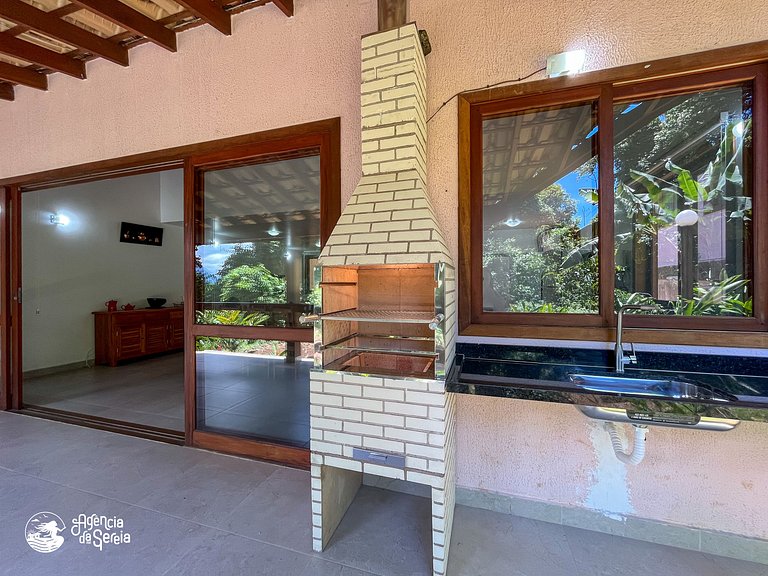 Casa completa c/ piscina no condomínio, 10 pessoas