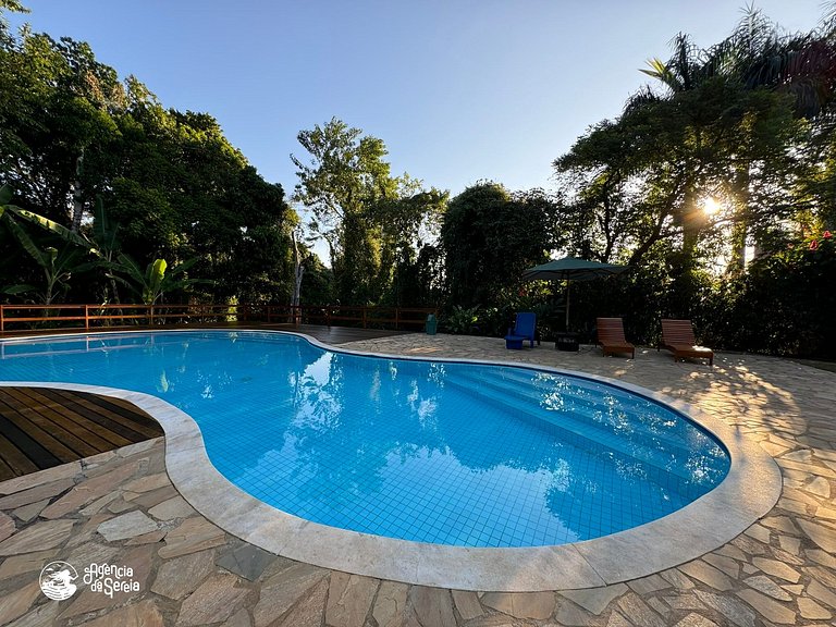 Casa para 10 pessoas em Condomínio com Piscina