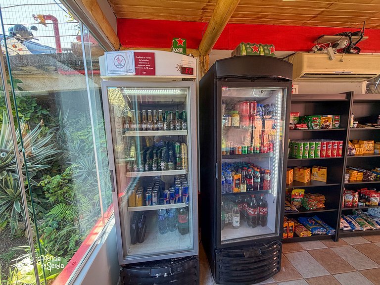 Apto c/ cozinha e vista, piscina no condomínio