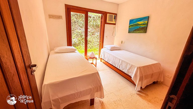 Casa com piscina e vista-mar no Siriúba, Ilhabela