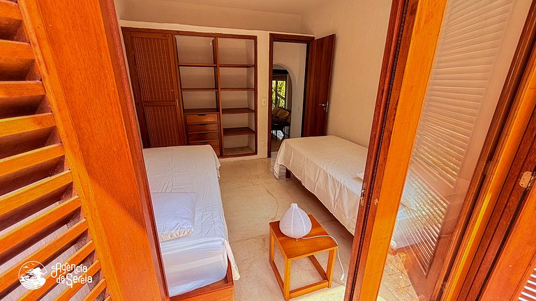 Casa com piscina e vista-mar no Siriúba, Ilhabela