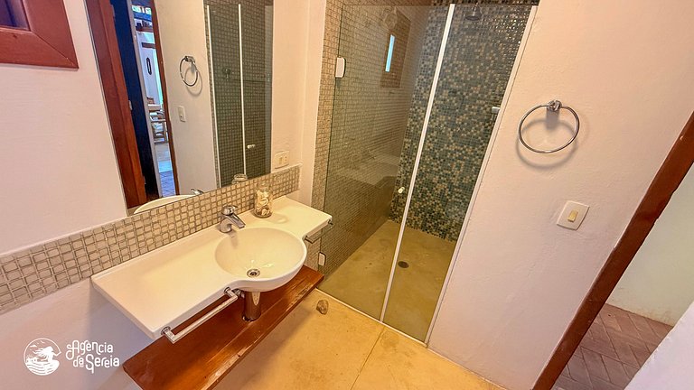 Casa com piscina e vista-mar no Siriúba, Ilhabela
