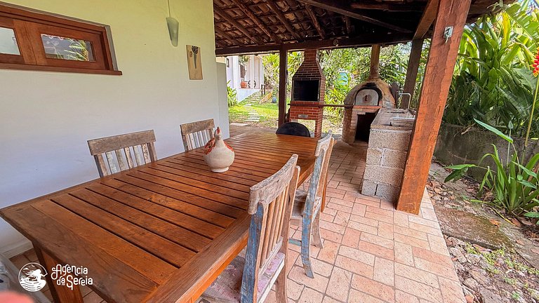 Casa com piscina e vista-mar no Siriúba, Ilhabela