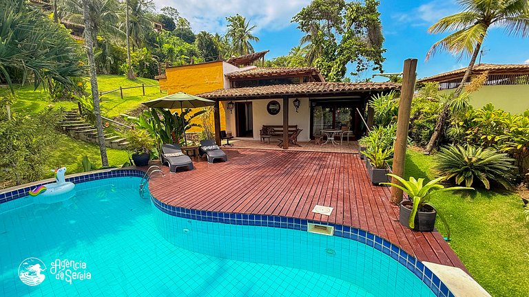 Casa com piscina e vista-mar no Siriúba, Ilhabela
