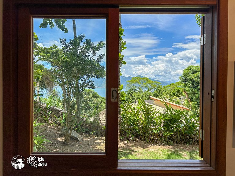 Suíte vista-mar a 400 metros da praia, em Ilhabela