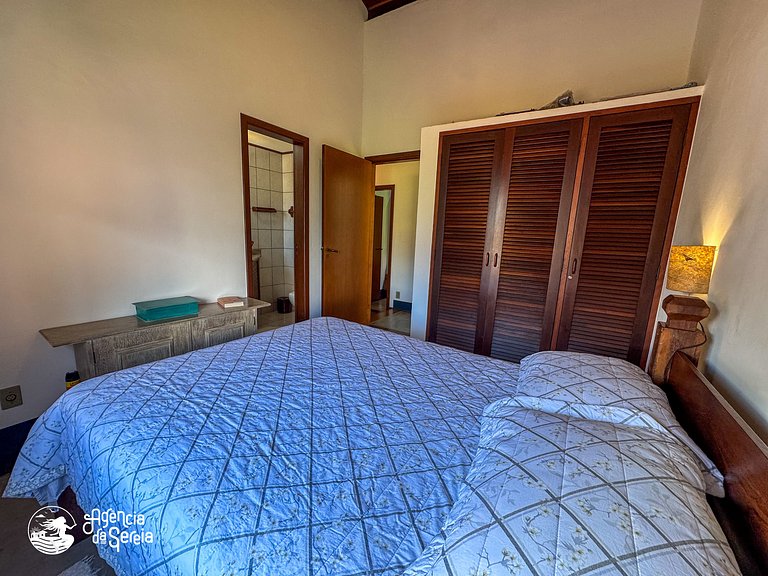 Praia da Feiticeira: casa em condomínio beira-mar