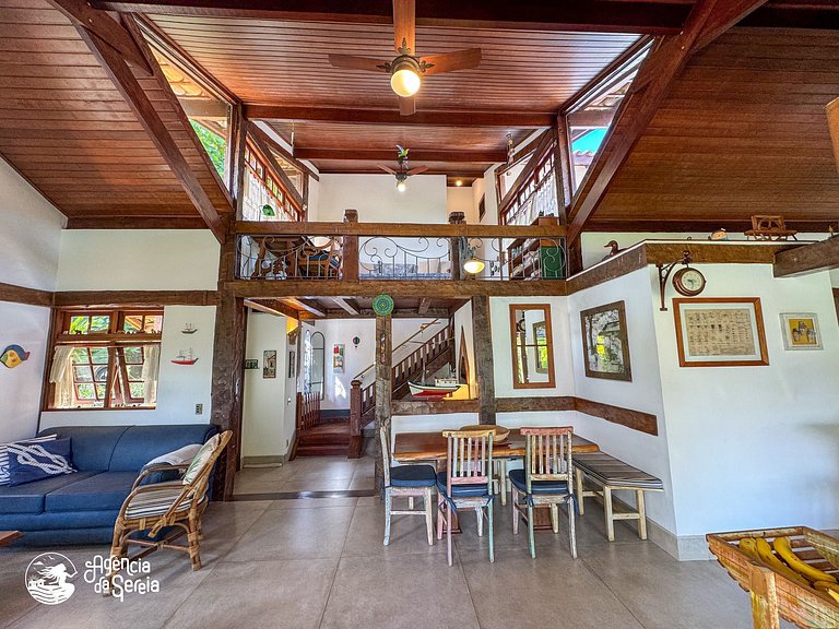 Casa c/ piscina em cond. pé na areia na Feiticeira