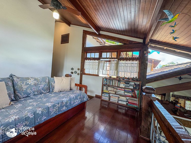 Praia da Feiticeira: casa em condomínio beira-mar