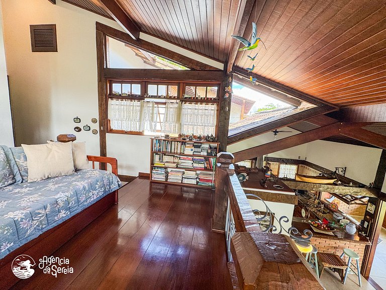 Praia da Feiticeira: casa em condomínio beira-mar