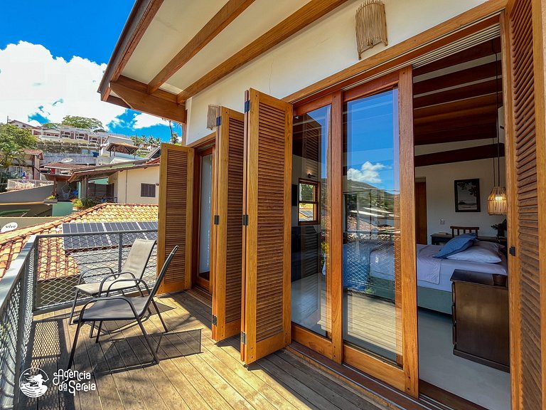 Casa c/ hidro em Ilhabela a poucos metros da praia