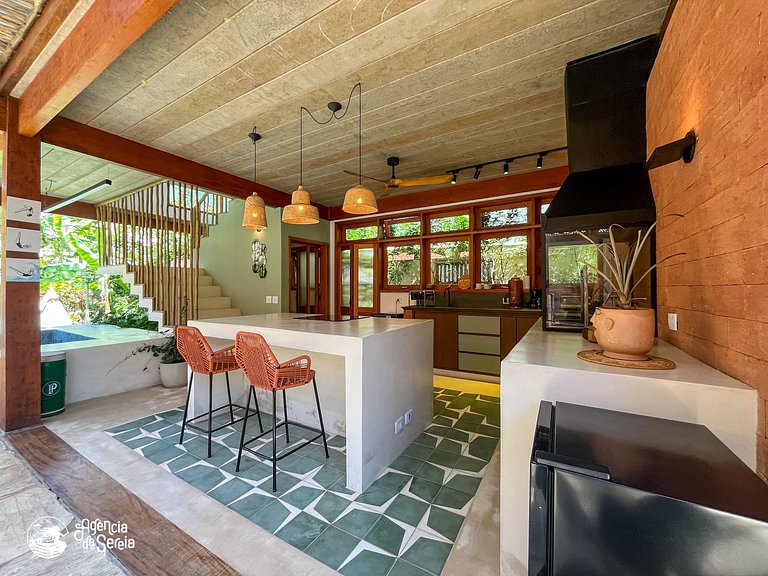 Casa c/ hidro em Ilhabela a poucos metros da praia