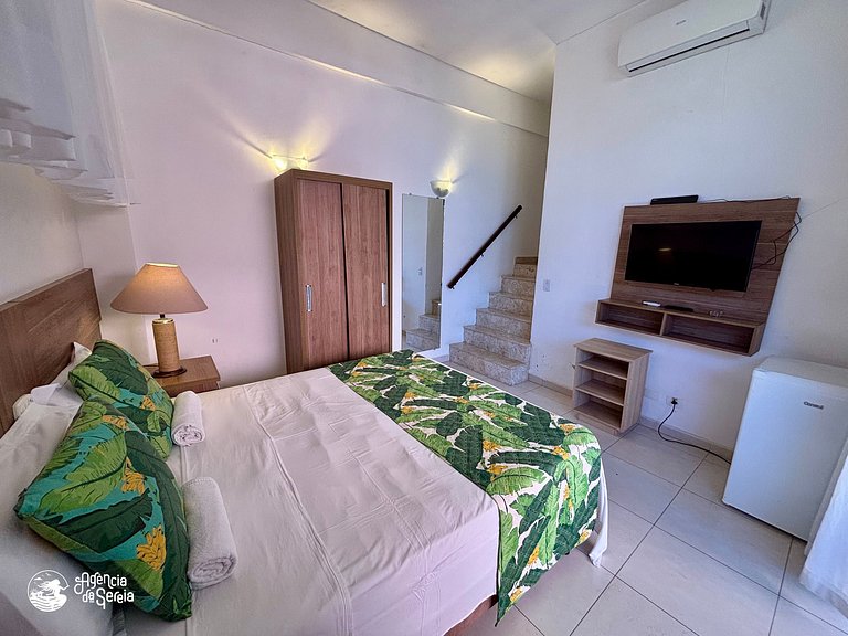 Studio casal c/ piscina no condomínio, 500m praia