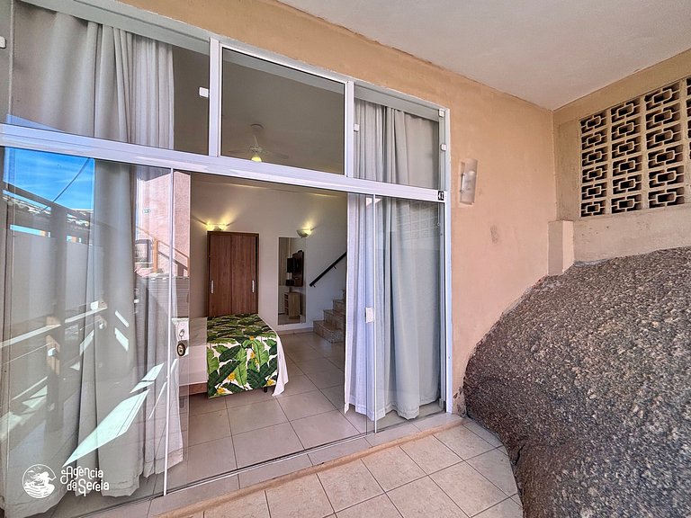 Studio casal c/ piscina no condomínio, 500m praia