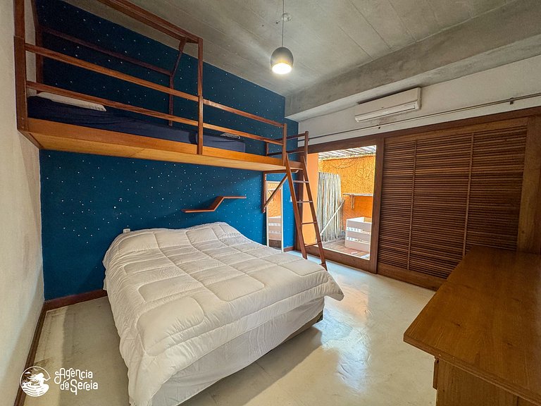 Casa pé na areia no centro de Ilhabela