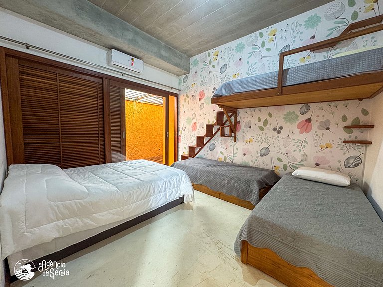 Casa pé na areia no centro de Ilhabela