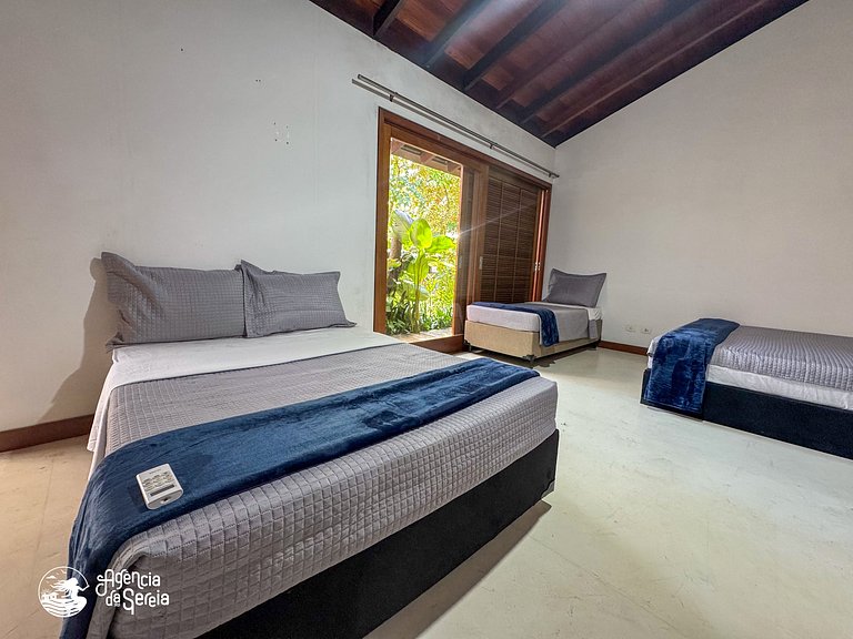 Casa pé na areia em cond perto da Vila de Ilhabela