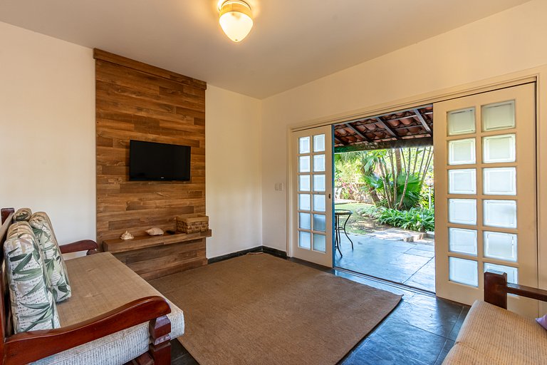 Casa com piscina compartilhada a 700m praia Curral