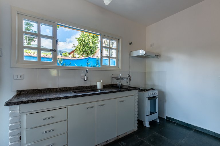 Casa com piscina compartilhada a 700m praia Curral